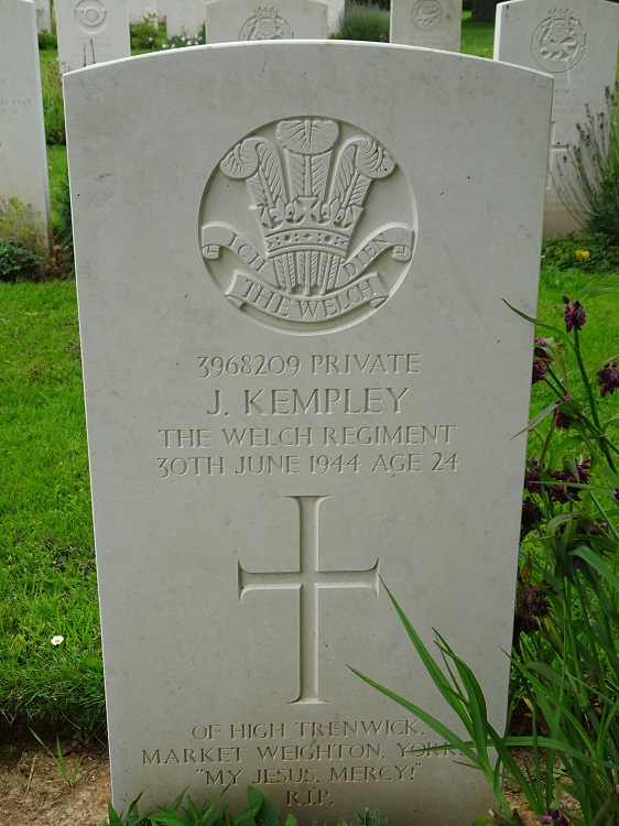 grave for james kempley