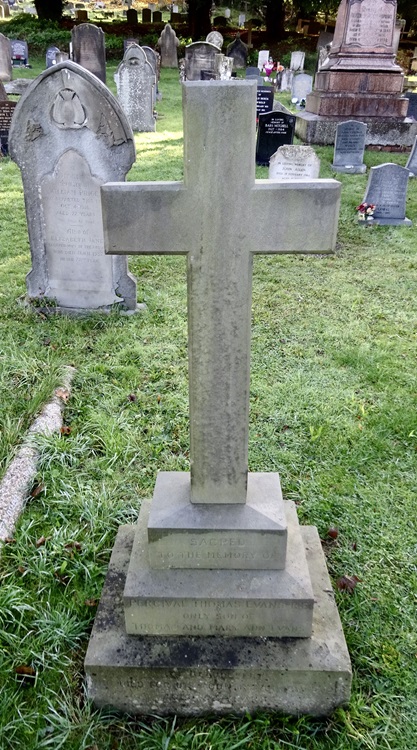 grave for p t evans