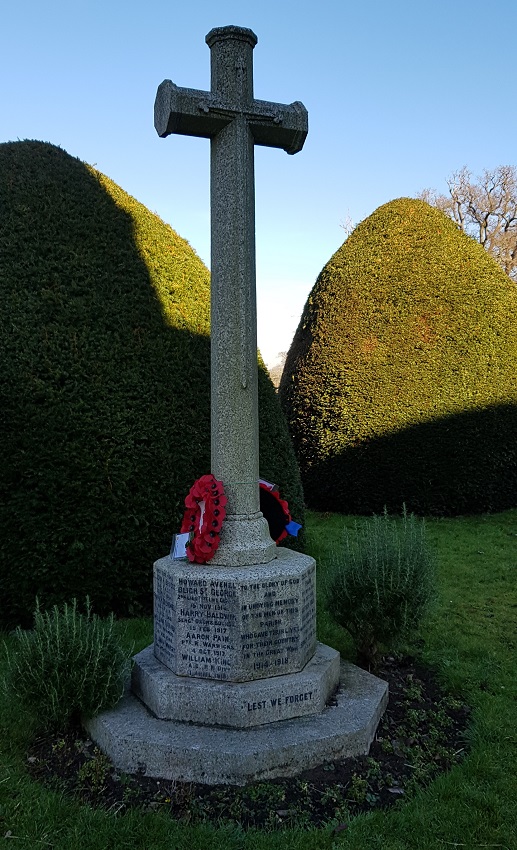 War Memorial Cross200