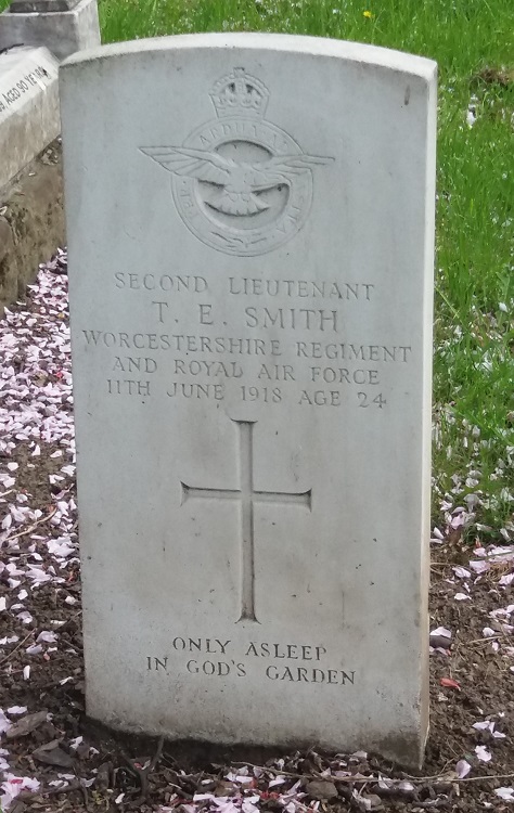grave for te smith