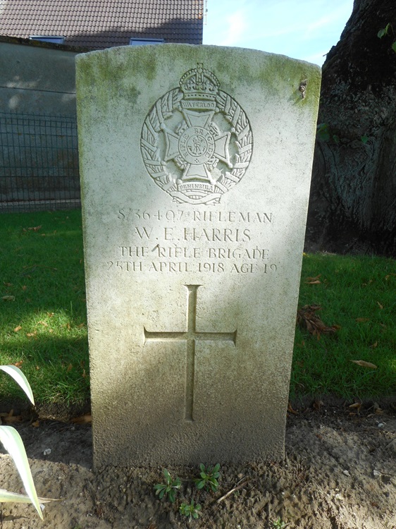 grave for we harris