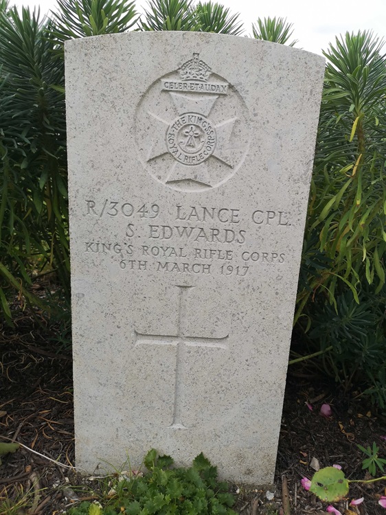 grave for s edwards